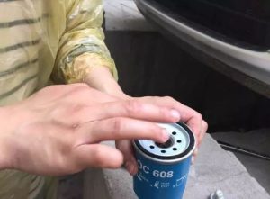 废机油！最终都去哪了？离职修车工说出“猫腻”-玖辰云